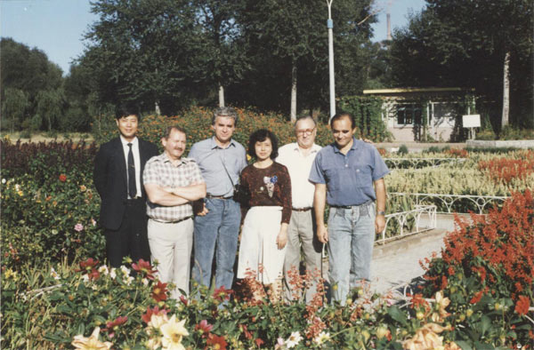 趙九祥早期與意大利、日本自動(dòng)化設(shè)備專(zhuān)家在一起